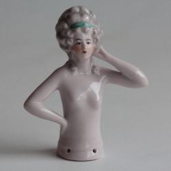 Demi figurine porcelaine Marquise nue