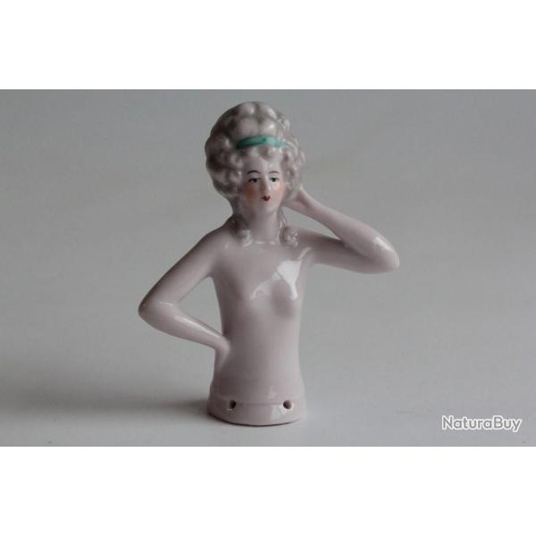 Demi figurine porcelaine Marquise nue