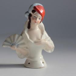 Demi figurine porcelaine Femme à l'éventail