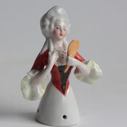 Demi figurine porcelaine Marquise au miroir