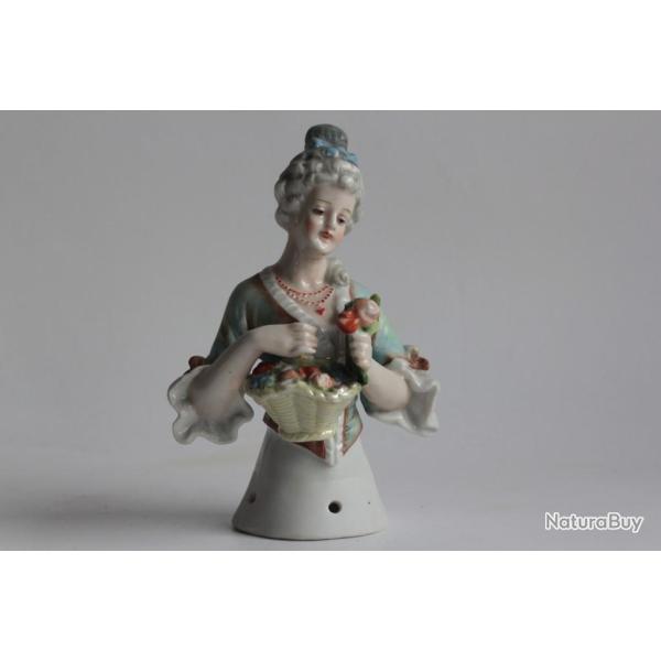 Demi figurine porcelaine Femme Vendeuse de fleurs