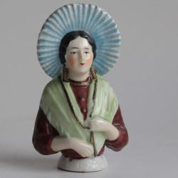 Demi figurine porcelaine Femme Dieppoise