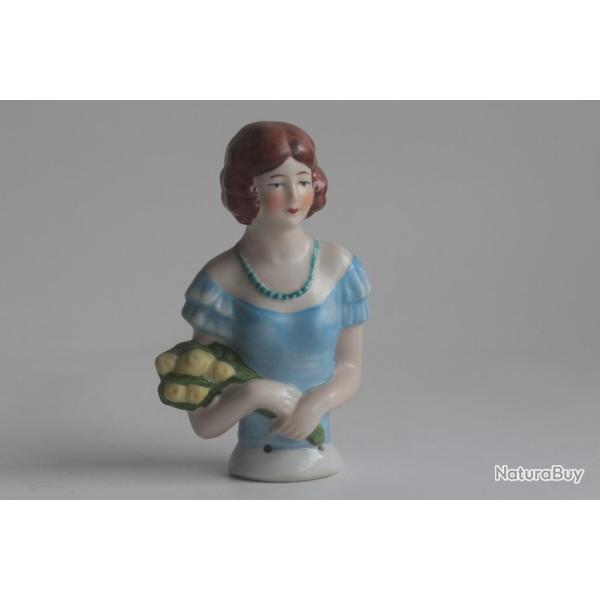 Demi figurine porcelaine Femme au bouquet de fleurs