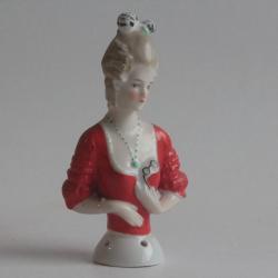 Demi figurine porcelaine Marquise