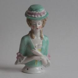 Demi figurine porcelaine Marquise