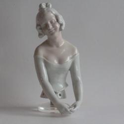 Grande Demi figurine porcelaine Femme Gebr&uuml;der Heubach Allemagne