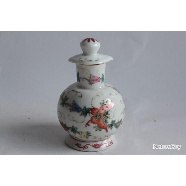 Flacon � parfum porcelaine Papillons Chine