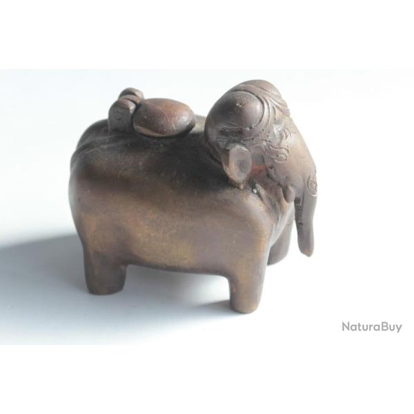 Ancien �l�phant br�le parfum bronze Inde