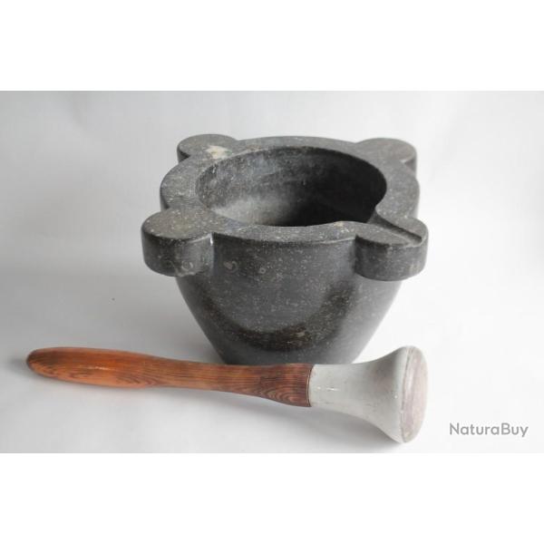 Grand mortier marbre noir XVIIIe si�cle