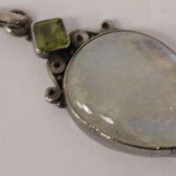 Pendentif argent Pierre de lune P&eacute;ridot Bijoux