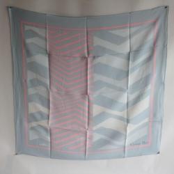 CHRISTIAN DIOR Foulard soie motifs g&eacute;om&eacute;trique