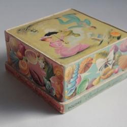 Ancienne boîte publicitaire poudre Bonheur du jour n°38 Klytia