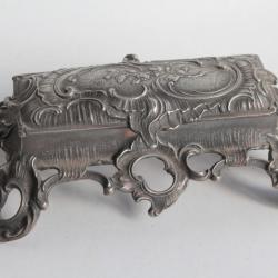 Boite à timbres Louis XV rocaille