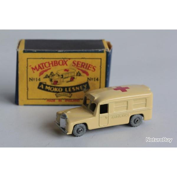 LESNEY V�hicule miniature N�14 Daimler Ambulance Jouet