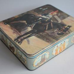 Bo&icirc;te &agrave; biscuit t&ocirc;le Huntley Palmers cavalier