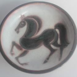 MENELIKA Plat céramique Cheval Suisse