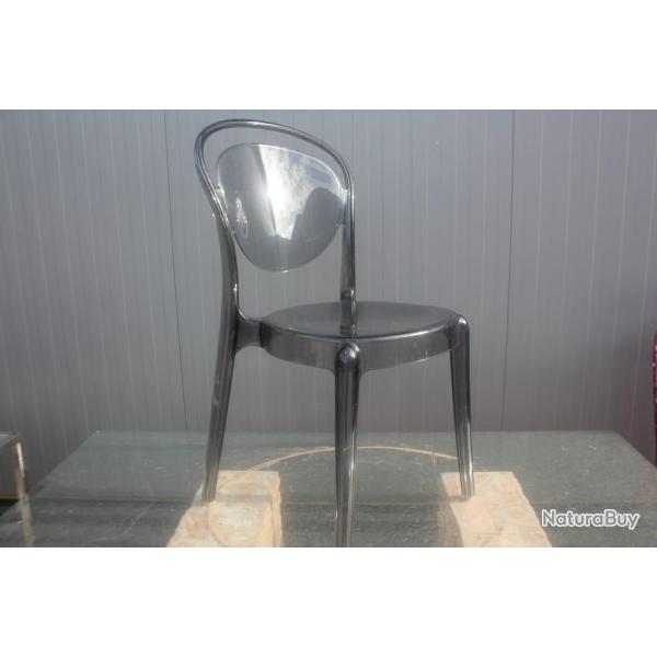 Chaise design Parisienne Calligaris grise par Archirivolto