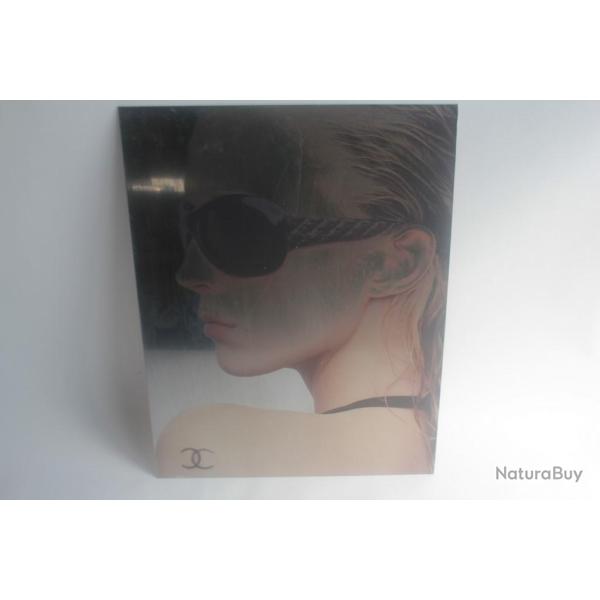 CHANEL panneau Publicitaire pour lunette de soleil