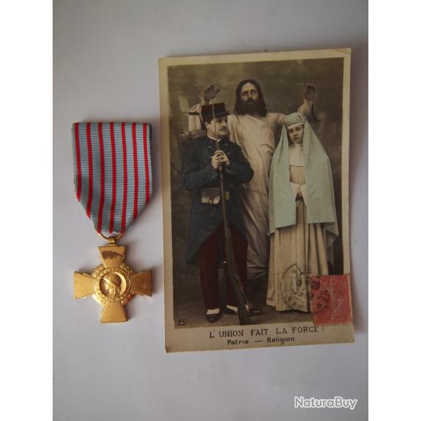 lot m�daille croix combattant (us�e) et carte �crite 1914/1918