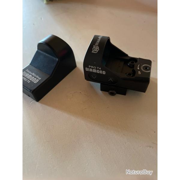 Point rouge Nikko stirling