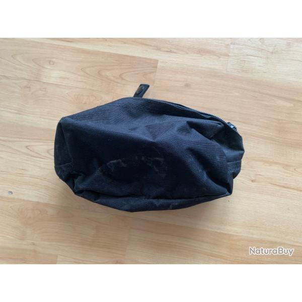 Poche molle noire horizontale