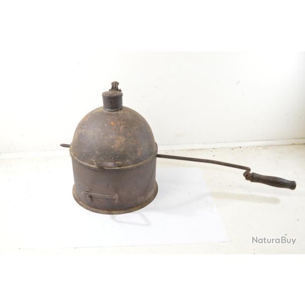 Ancien torr�facteur � caf�, fin 19e - d�but 20e Si�cle. Reconstitution historique cuisine camp outil