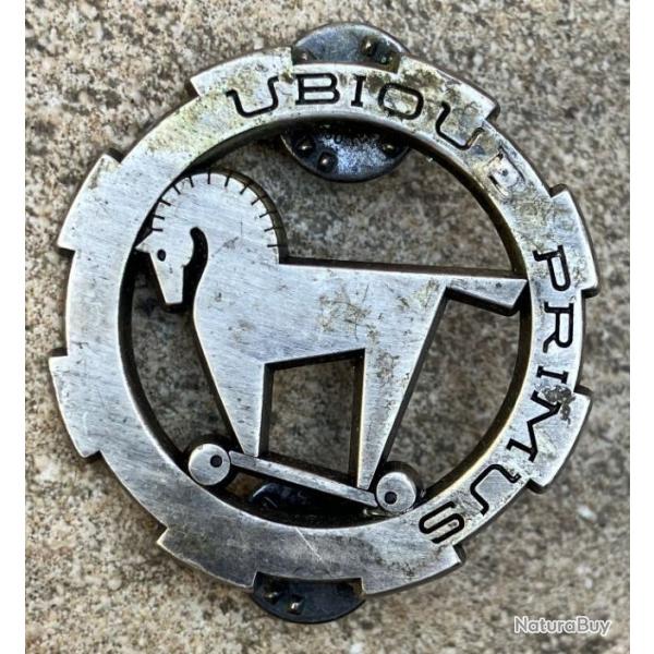 1� R.C.A, Ubique Primus, cou non �vid�, attache type pin's