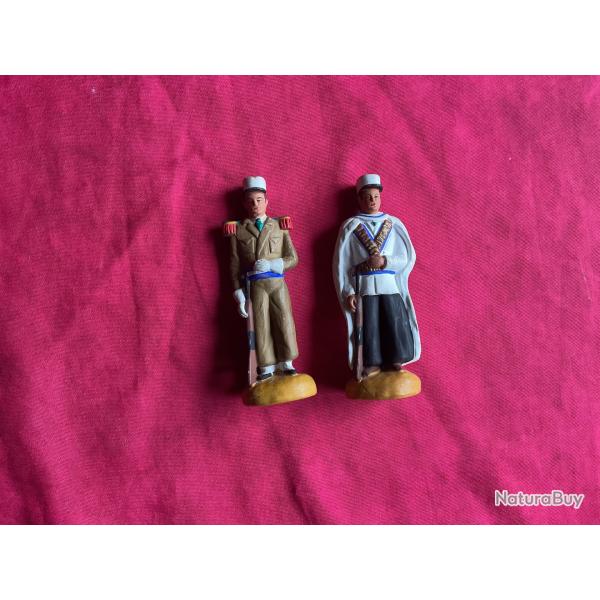 Lot de deux santons l�gionnaires, pas de prix de r�serve