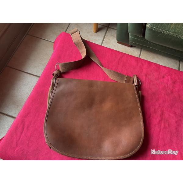 Gibeci�re en cuir et cordura, pas de prix de r�serve