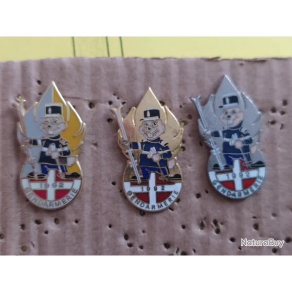 PINS GENDARMERIE NATIONALE  ANNEE 1992 LOT DE 3PINS DIFFERENTES COULEUR DE FLAMME