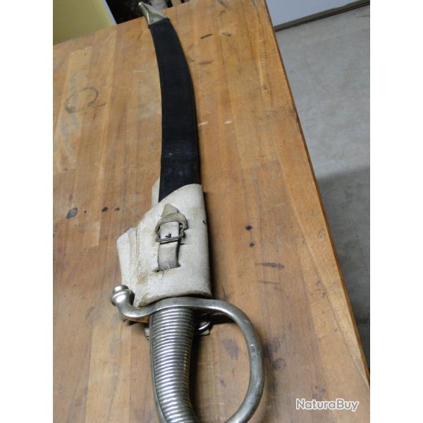 sabre briquet an 9 avec fourreau et reste de la suspente en bufle blanc ....en baissse