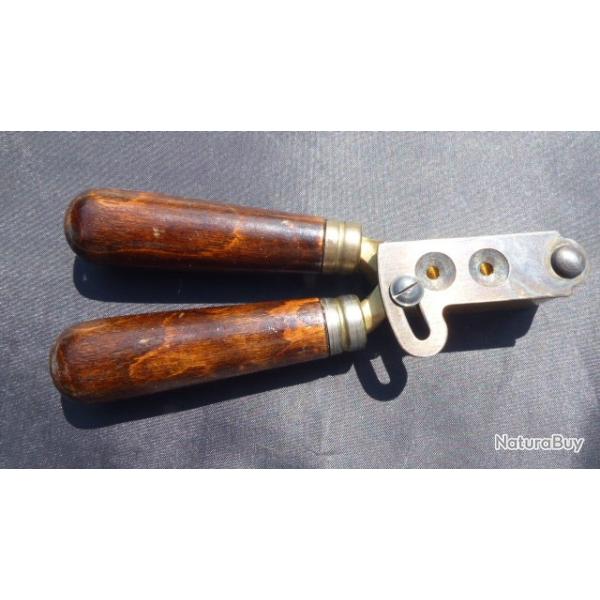 Moule  balle plomb pour poudre noire avec manche bois cal 44 certainement