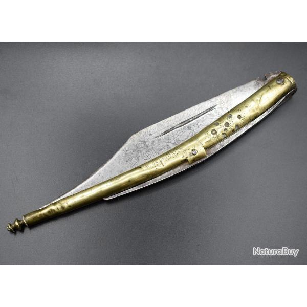 COUTEAU PLIANT. 39 cms. Espagne. Fin du XVIIIe au d�but du XIXe.