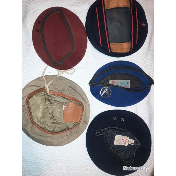 4 Brets dont 1 avec Insigne et 1 Bachi avec pompon