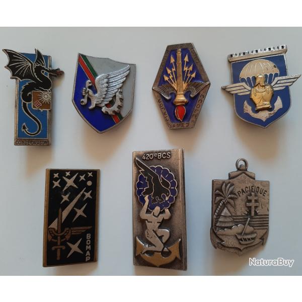Lot d'insignes militaires fran�ais � identifier.