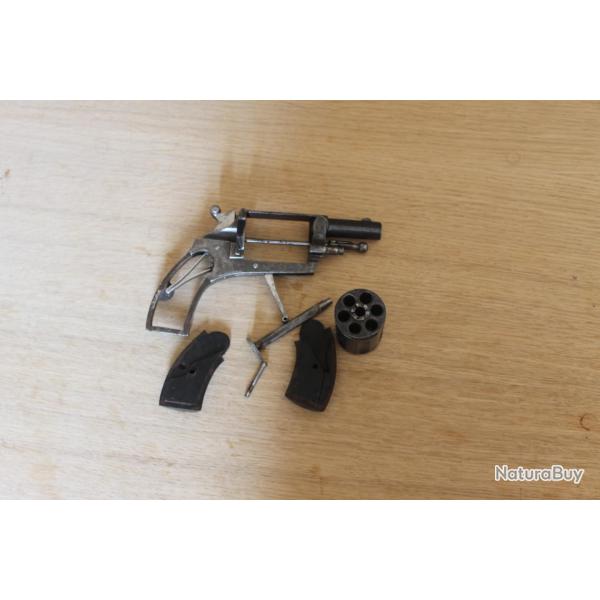 REVOLVERT VELODOG 6MM PERCUSSION CENTRAL