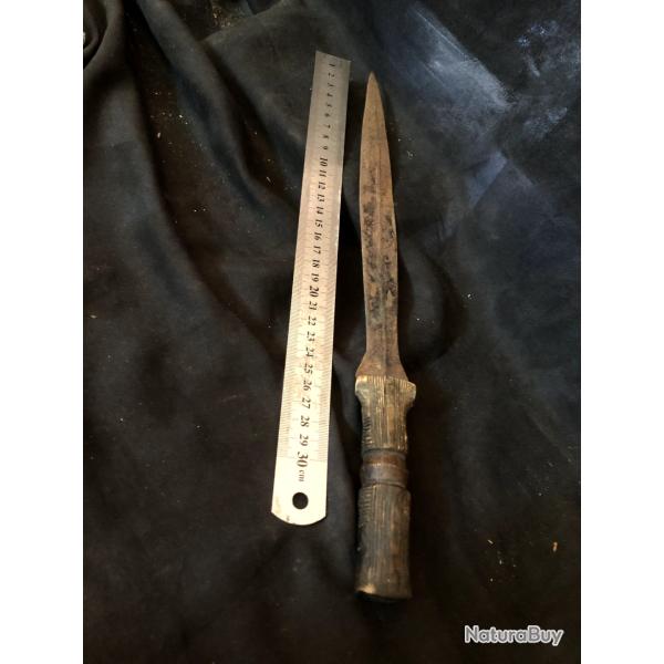 COUTEAU LAME FER DE LANCE MANCHE BOIS ARTISANAL