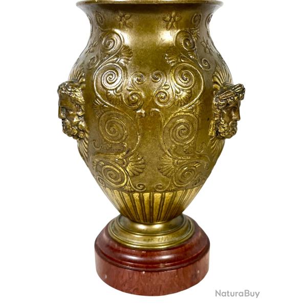 Vase Barbedienne Bronze dans le go�t de l'antique
