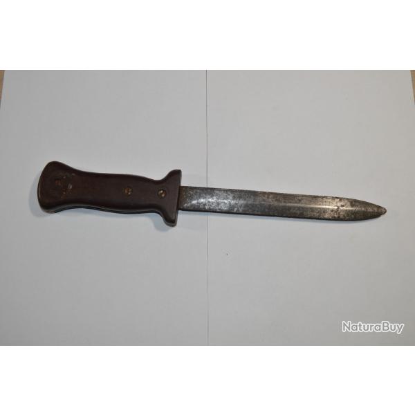 Couteau / Poignard Baionnette  Export URSS Russe Tch�que Hongrois � identifier