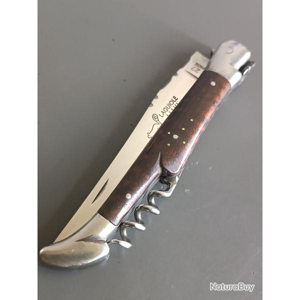 COUTEAU LAGUIOLE MAKI, THIERS, mouche forg�e, manche en bois d'amourette, guilloch�.