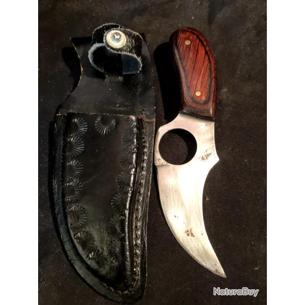 PETIT COUTEAU AVEC SON ETUI EN CUIR