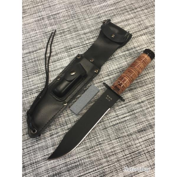 Poignard de randonn�e avec fourreau