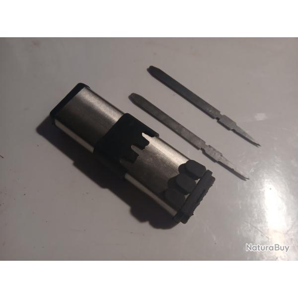 LANCEUR DE FL�CHETTES TROIS COUPS + 4 fl�chettes