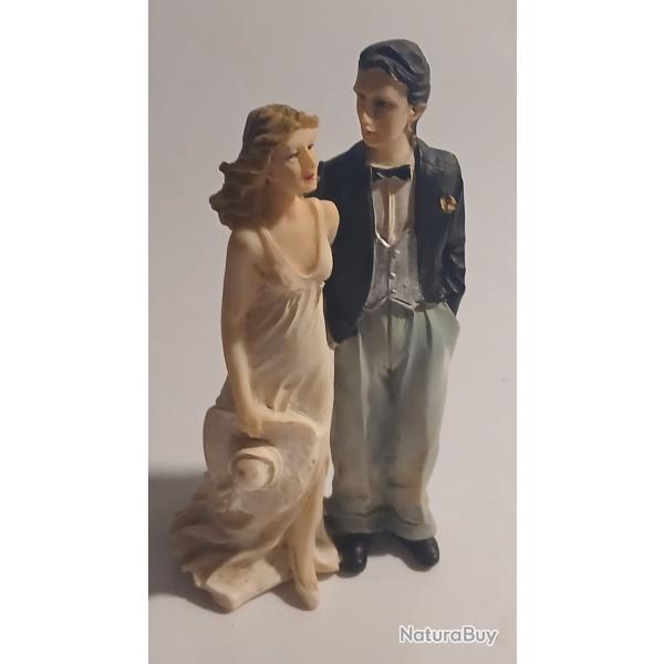 STATUETTE EN R�SINE