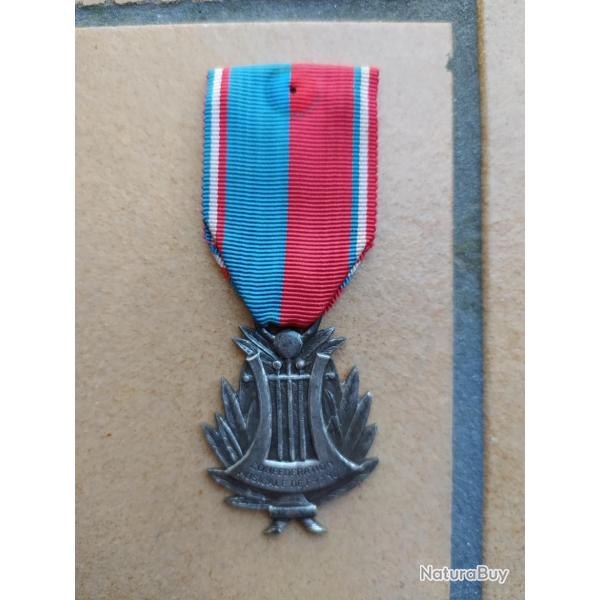 MEDAILLE CONFEDERATION MUSICAL DE FRANCE   COULEUR ARGENT