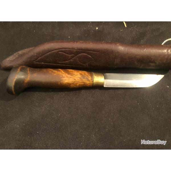 couteaux DROIT DANS UN ETUIE EN CUIR MANCHE  BOIS