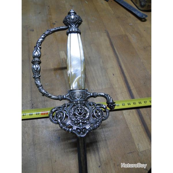 pe de ville ou d 'agent administratif fn 19 en baisse