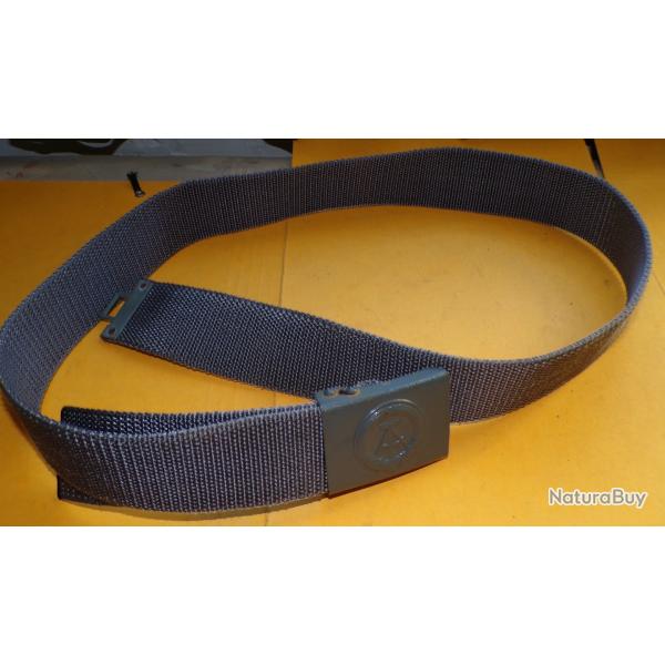 CEINTURON DE LA REPUBLIQUE DEMOCRATIQUE ALLEMANDE OU D.D.R , LONGUEUR MAXIMUM 115 CM  , BON ETAT VOI