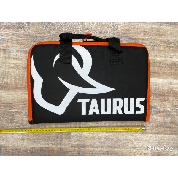 POCHETTE POUR ARME DE POING TAURUS LIVRER AVEC SON CADENAS