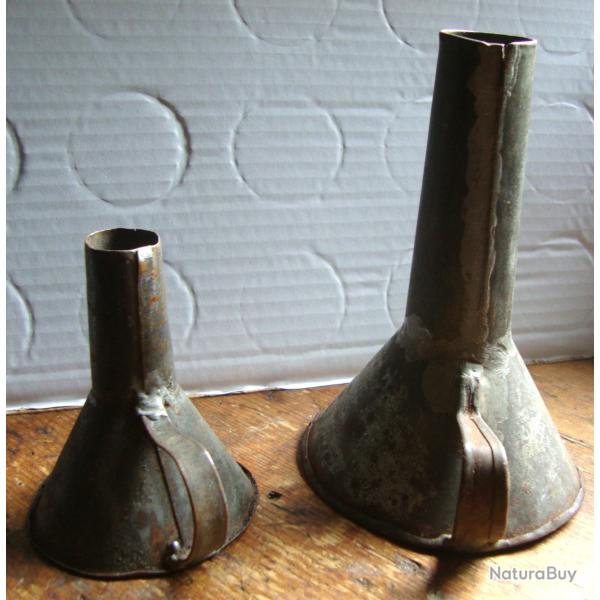 2 Entonnoirs Anciens en mtal
